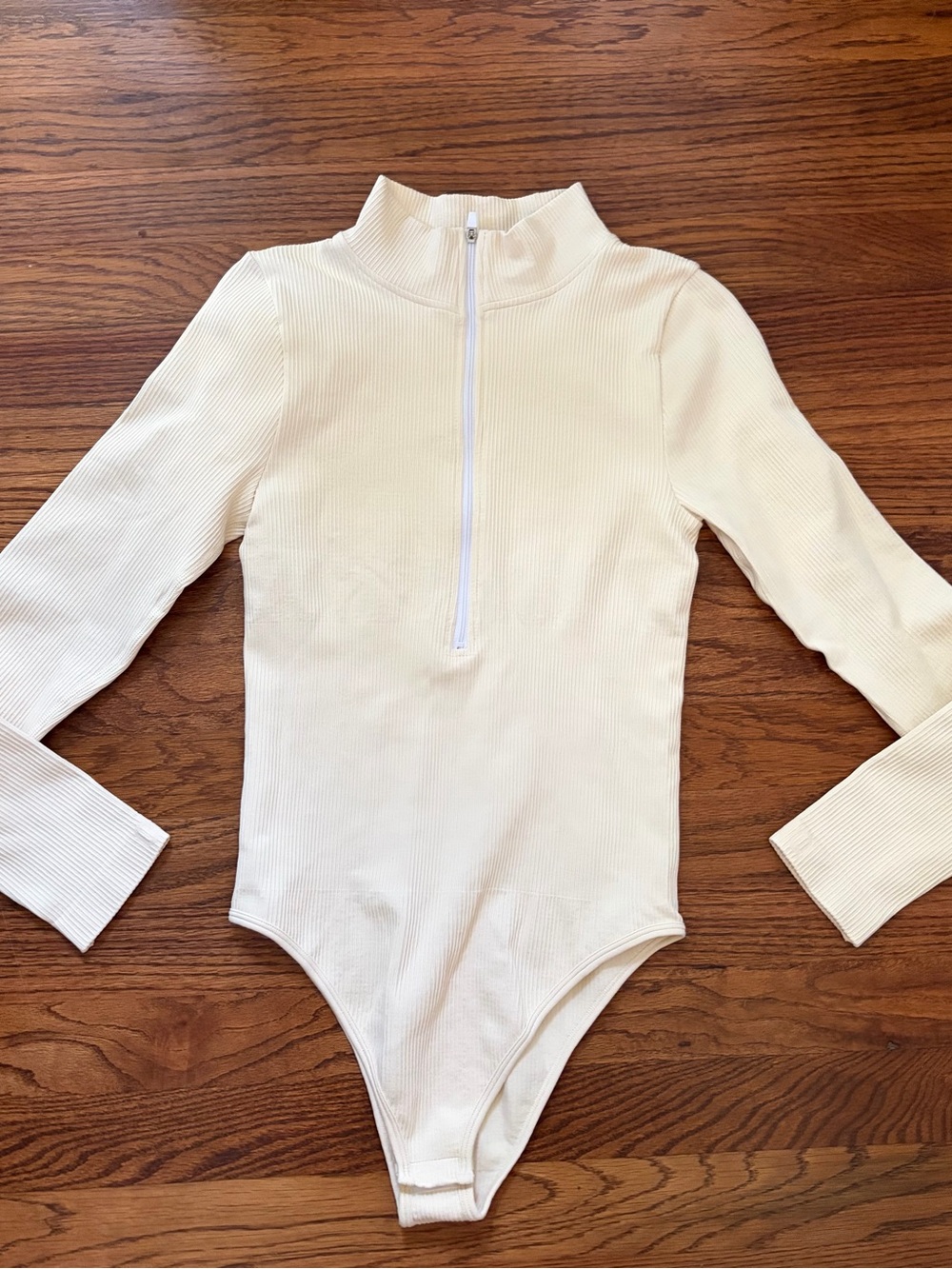 *OQQ Ribbed Cream Zip-Front Long Sleeve One-Piece Women’s Size M. *45